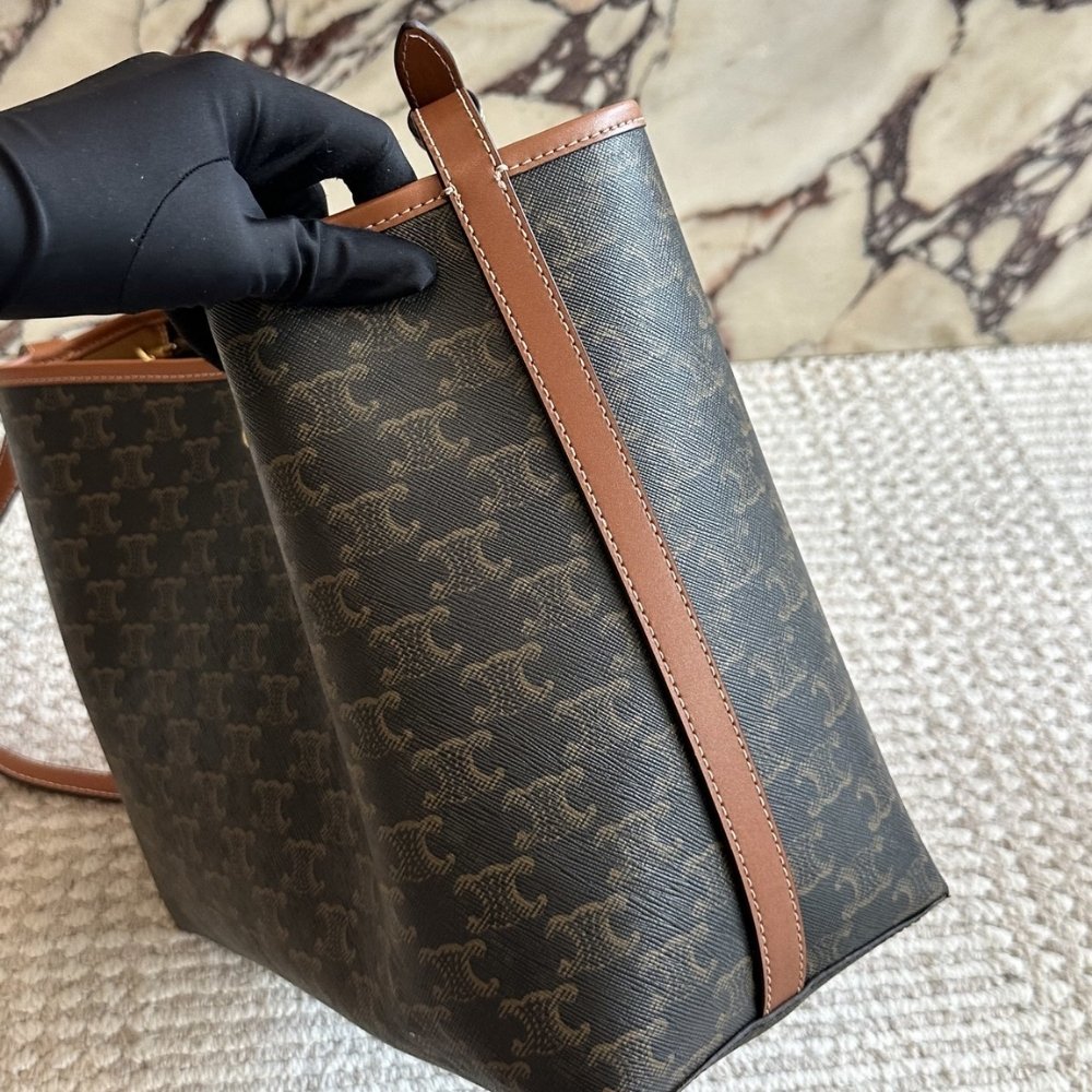Ce1i*e Soft Shopper Bag In Triomphe Canvas 33Cm 123912GXC 04LU