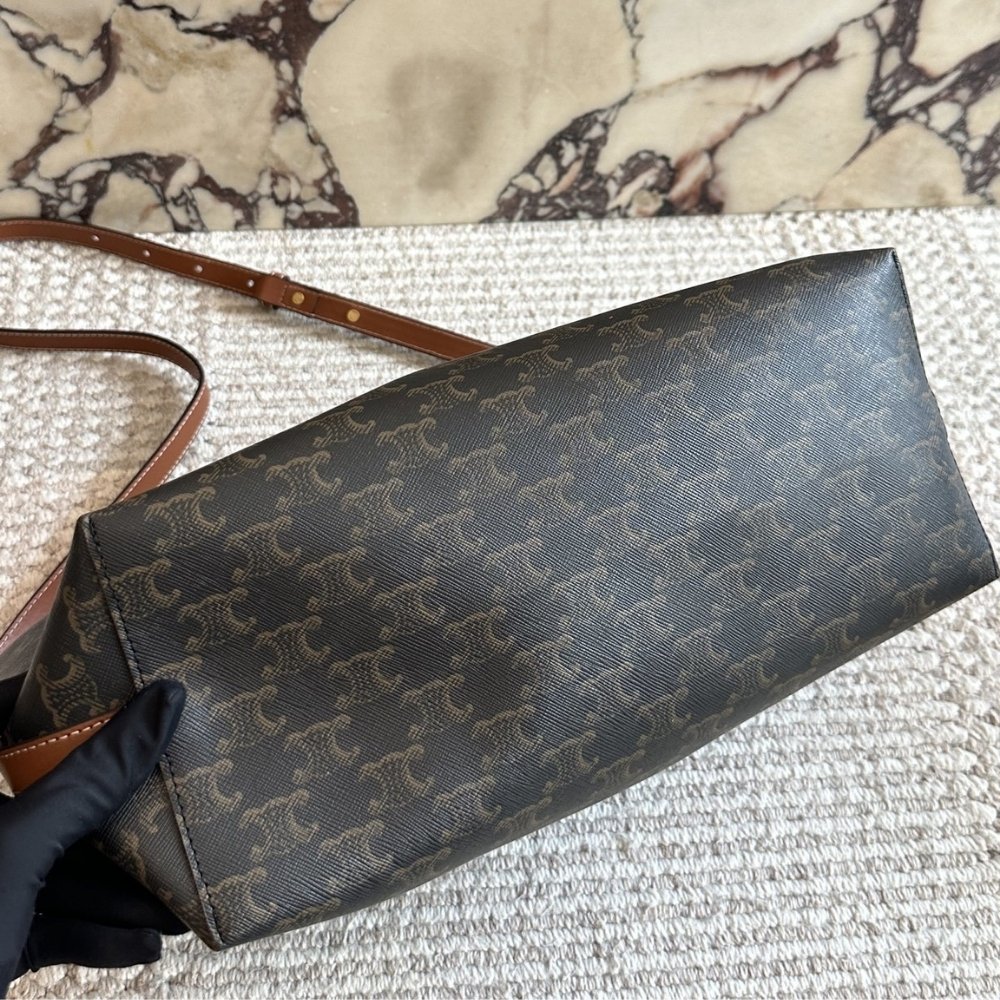 Ce1i*e Soft Shopper Bag In Triomphe Canvas 33Cm 123912GXC 04LU