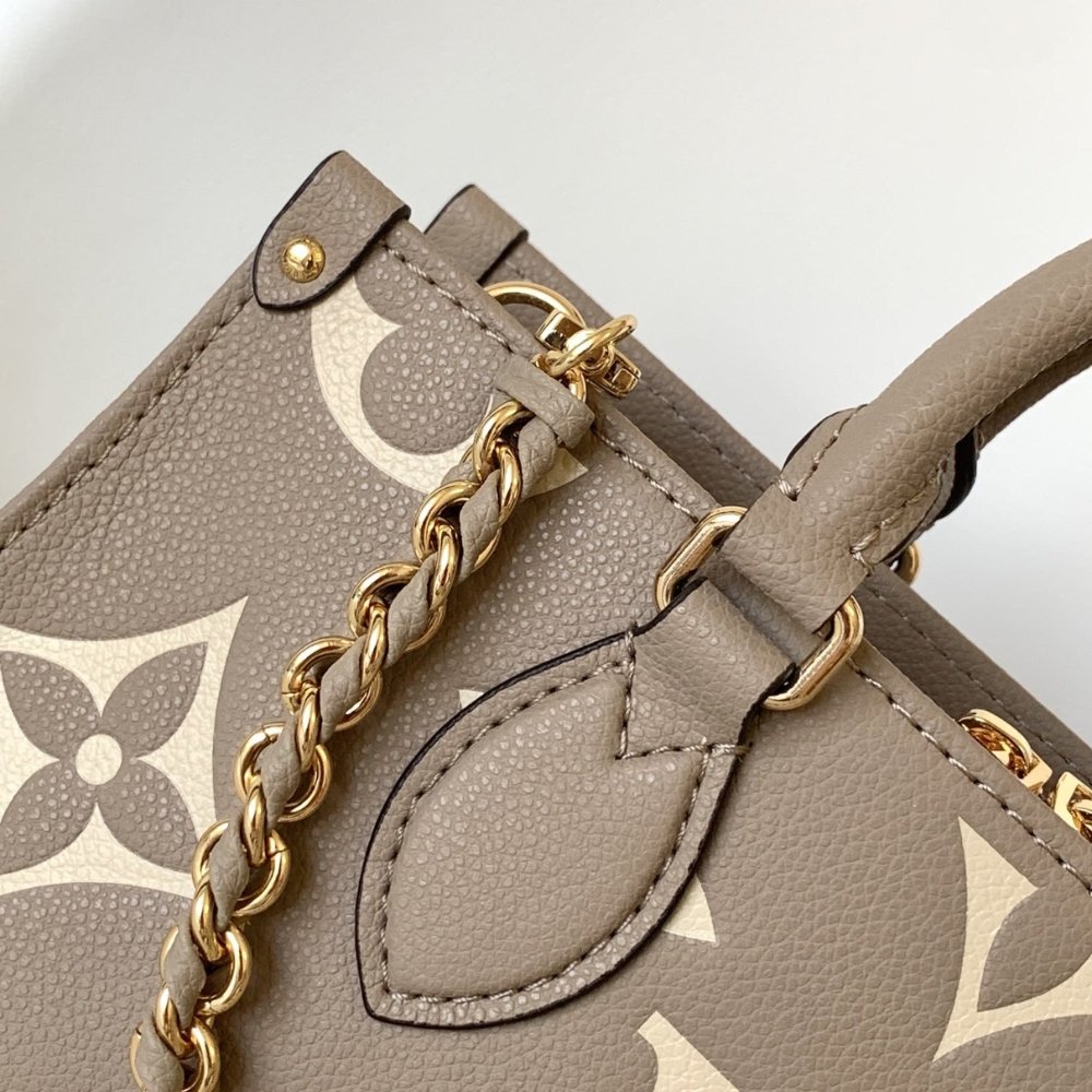 L0vis Vvtt0n Onthego East West Bag Bicolor Beige 25Cm M23641