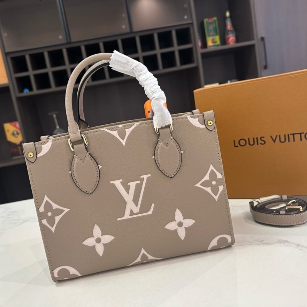 L0vis Vvtt0n Onthego PM Bicolor Monogram Beige 25Cm M45779