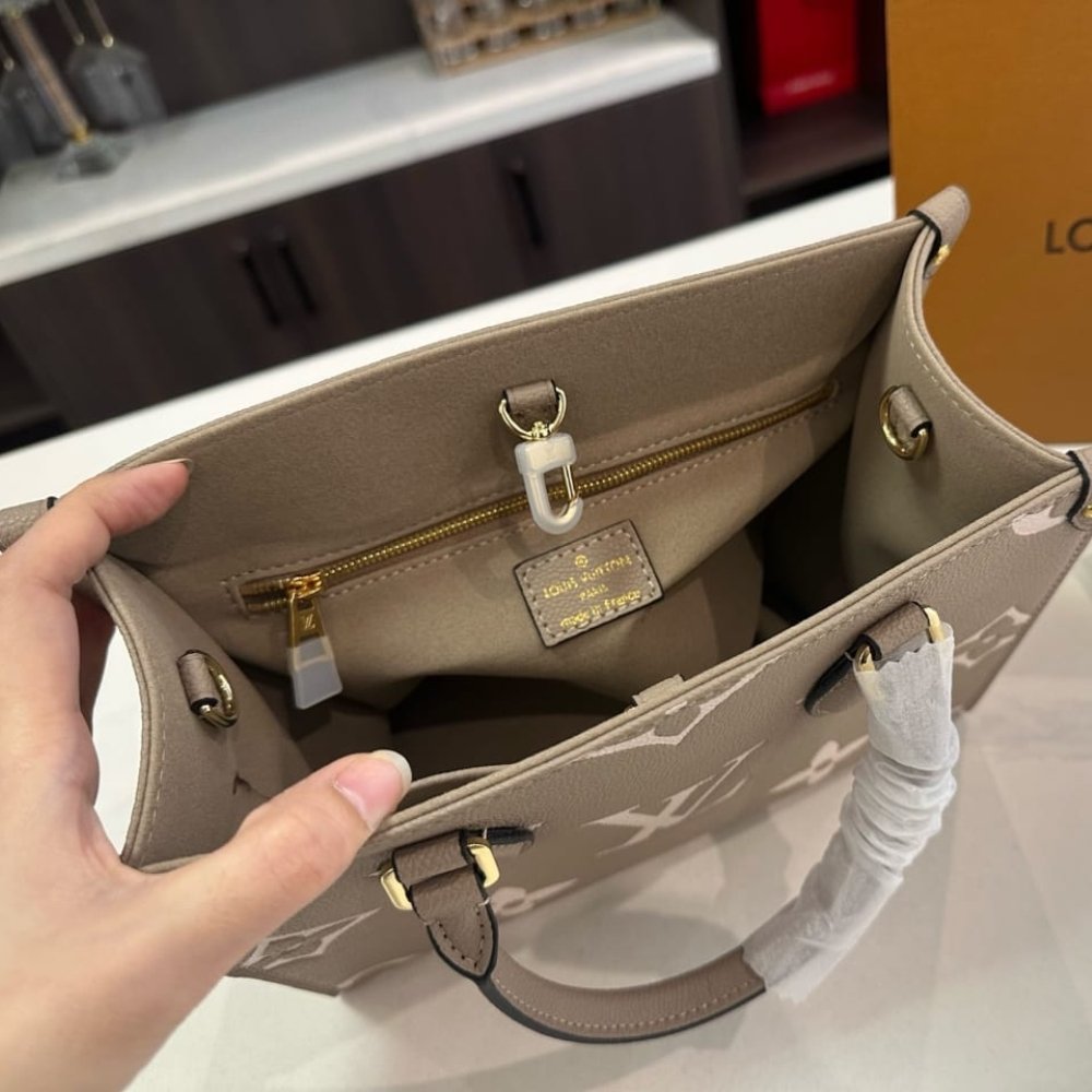 L0vis Vvtt0n Onthego PM Bicolor Monogram Beige 25Cm M45779