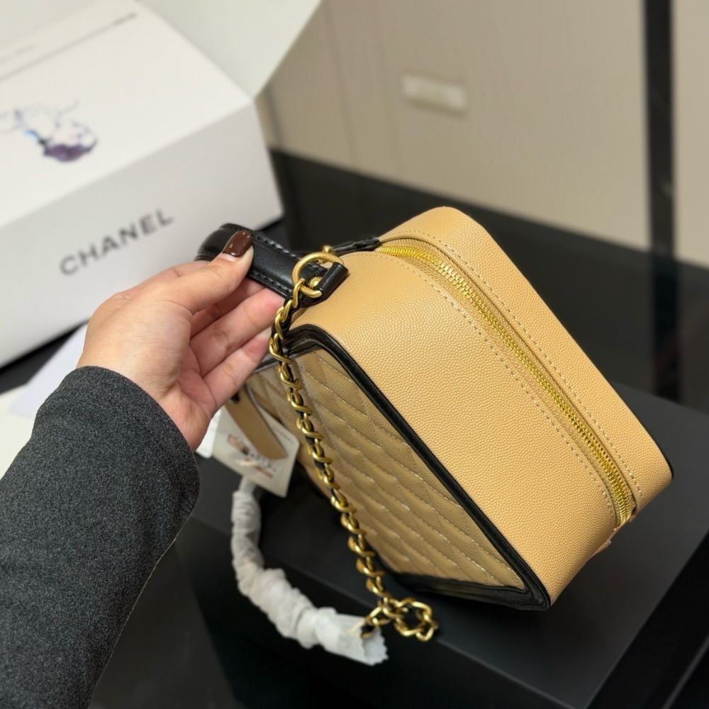 Ch**el CC Filigree Medium Vanity Case Beige 21Cm