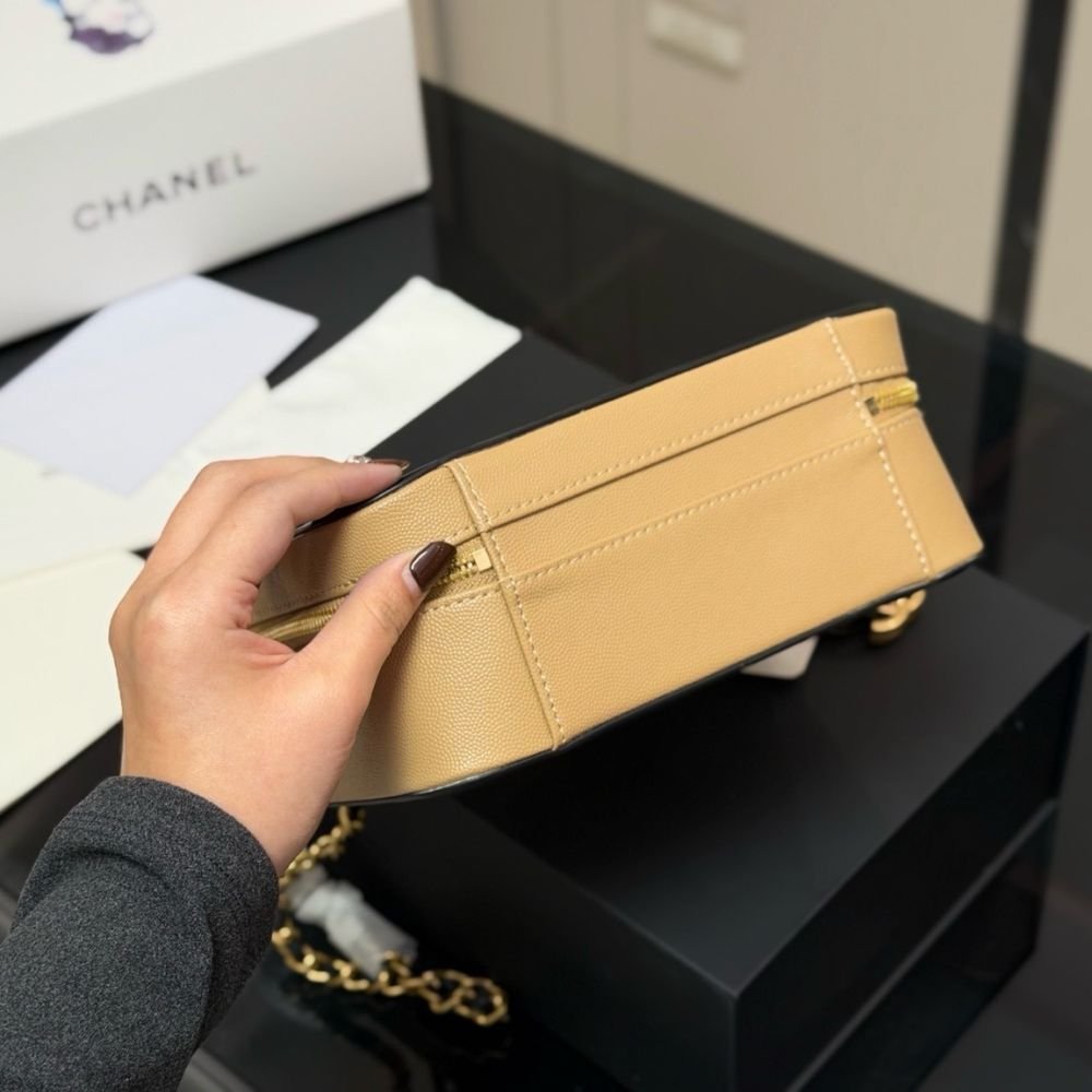 Ch**el CC Filigree Medium Vanity Case Beige 21Cm