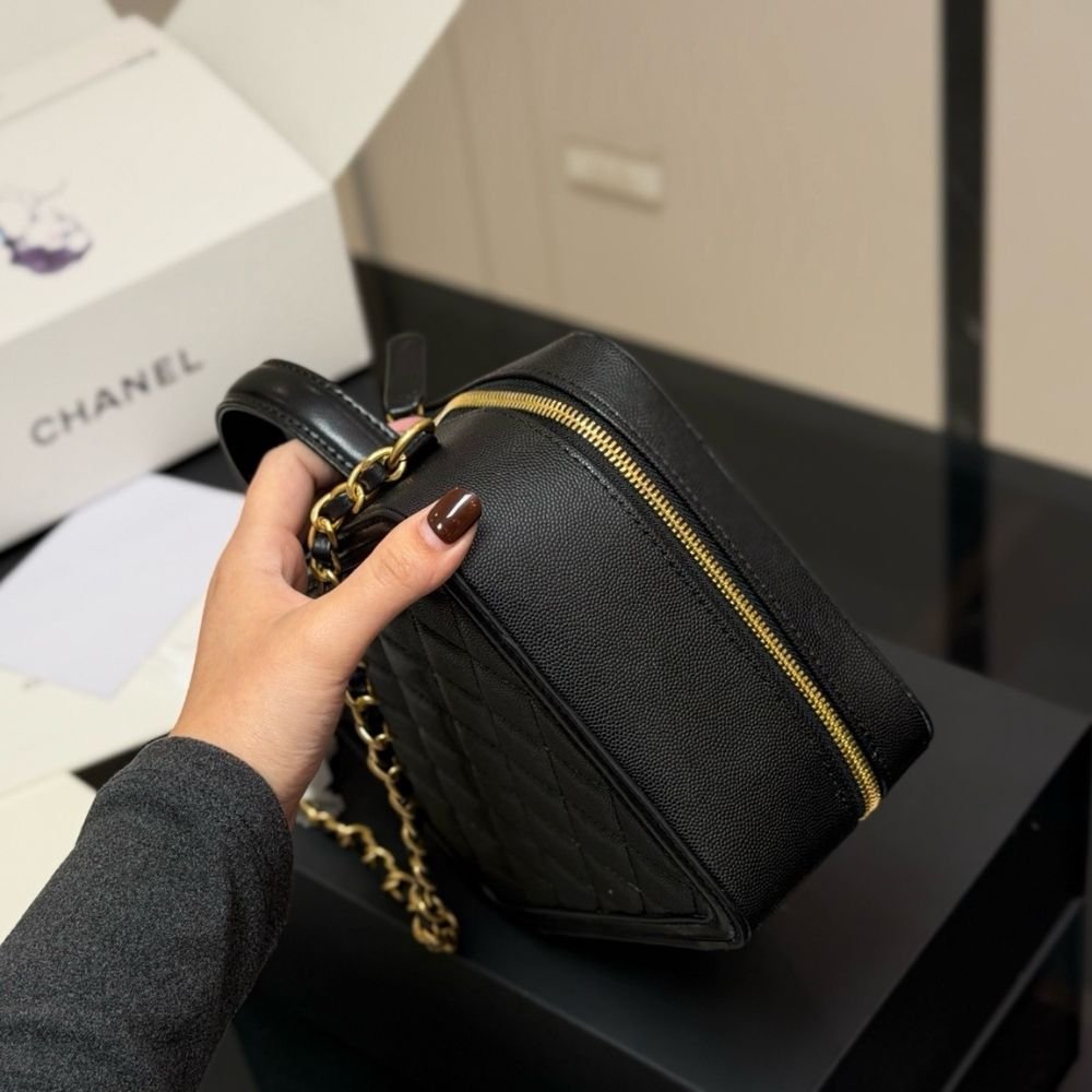 Ch**el CC Filigree Medium Vanity Case Black 21Cm