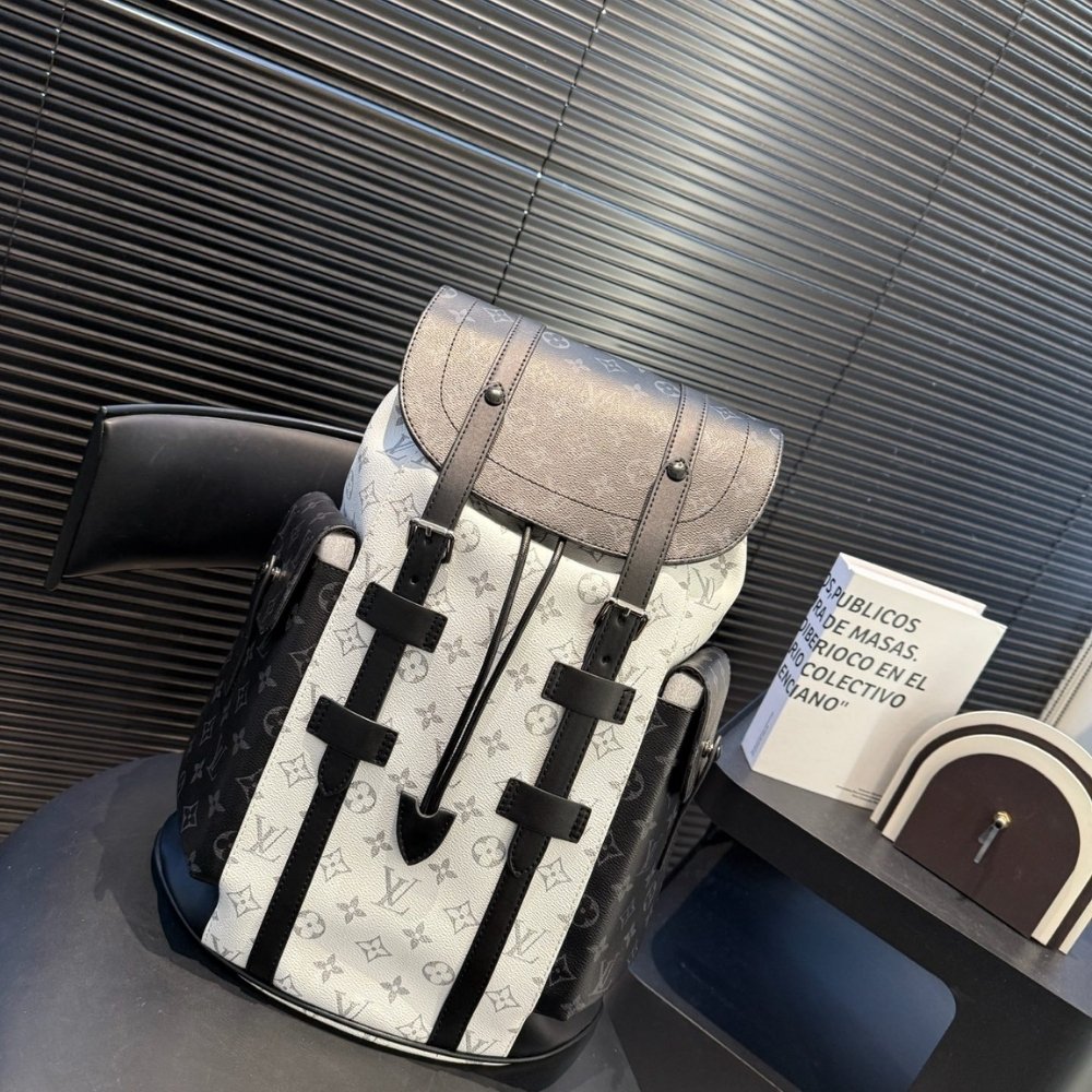 L0vis Vvtt0n Christopher PM Backpack Monogram Eclipse Black White 42Cm