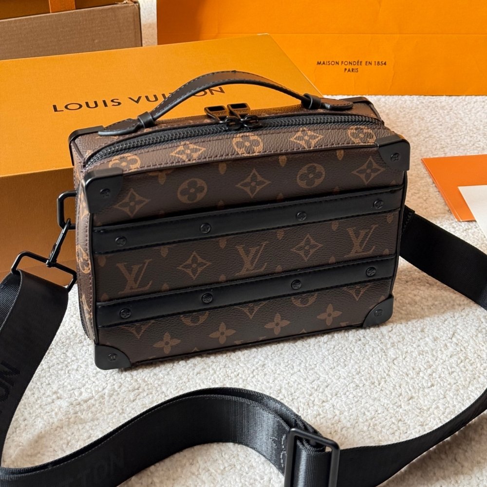 L0vis Vvtt0n Handle Soft Trunk Macassar Monogram Black 21Cm M45935