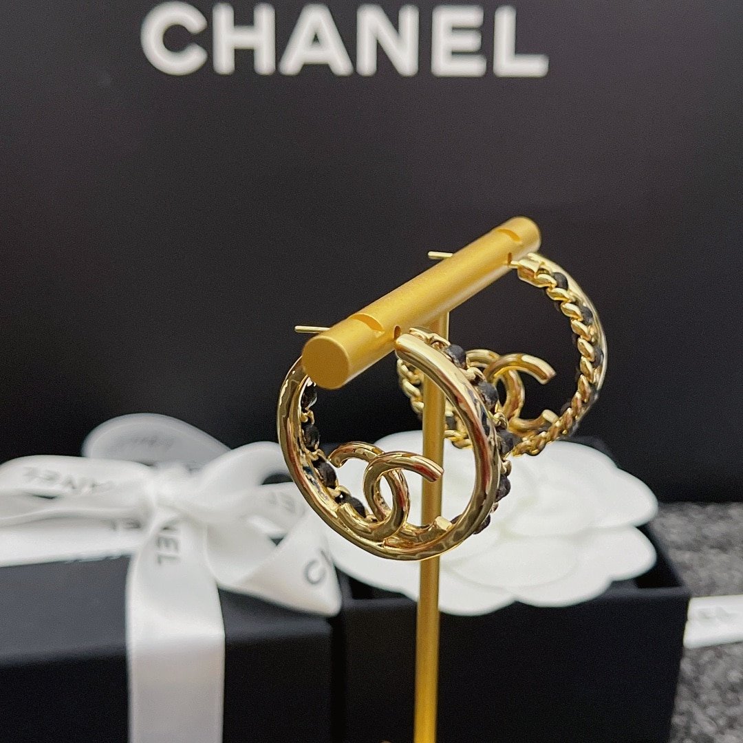 Ch**el Gold Toned Metal With Cc Logo