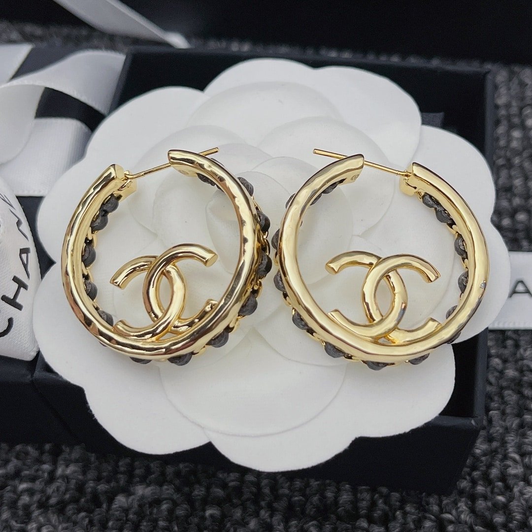 Ch**el Gold Toned Metal With Cc Logo