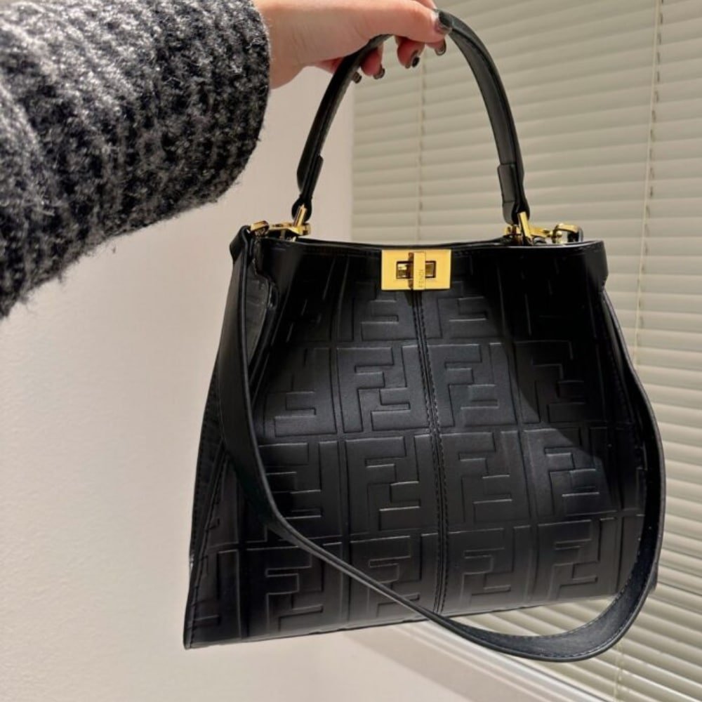 F**di Original Peekaboo Black 30Cm