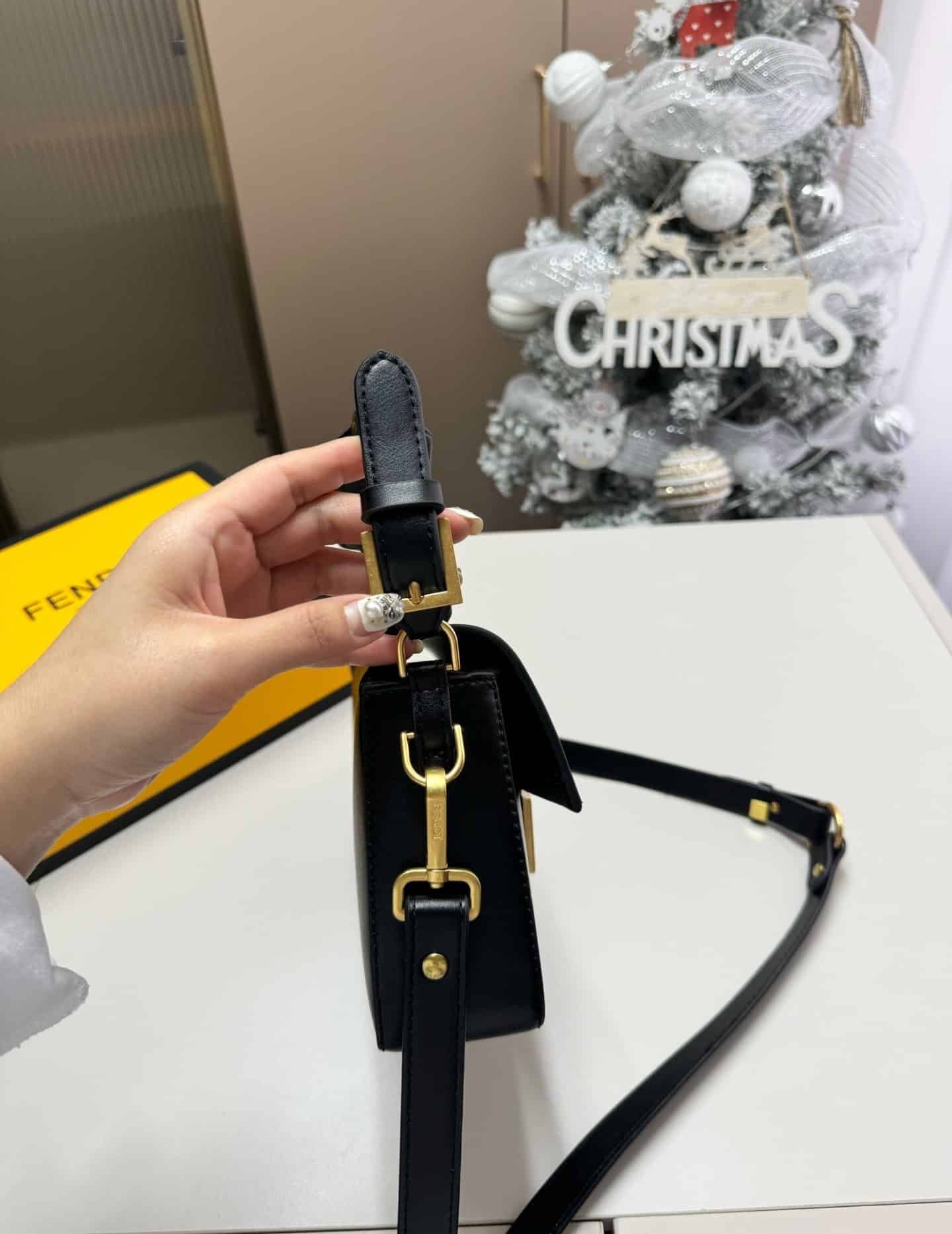 F**di Baguette Bag Black Leather 25Cm 8Br822Apg6F1Cfj