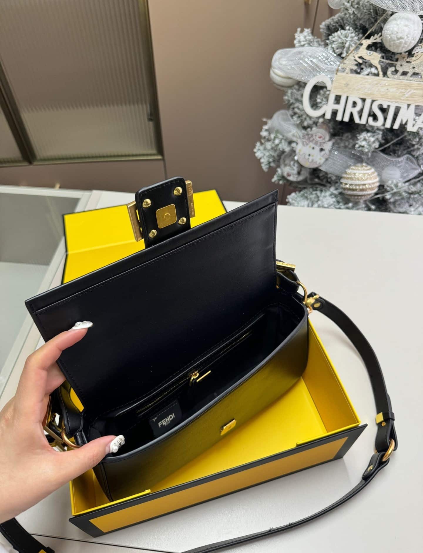 F**di Baguette Bag Black Leather 25Cm 8Br822Apg6F1Cfj