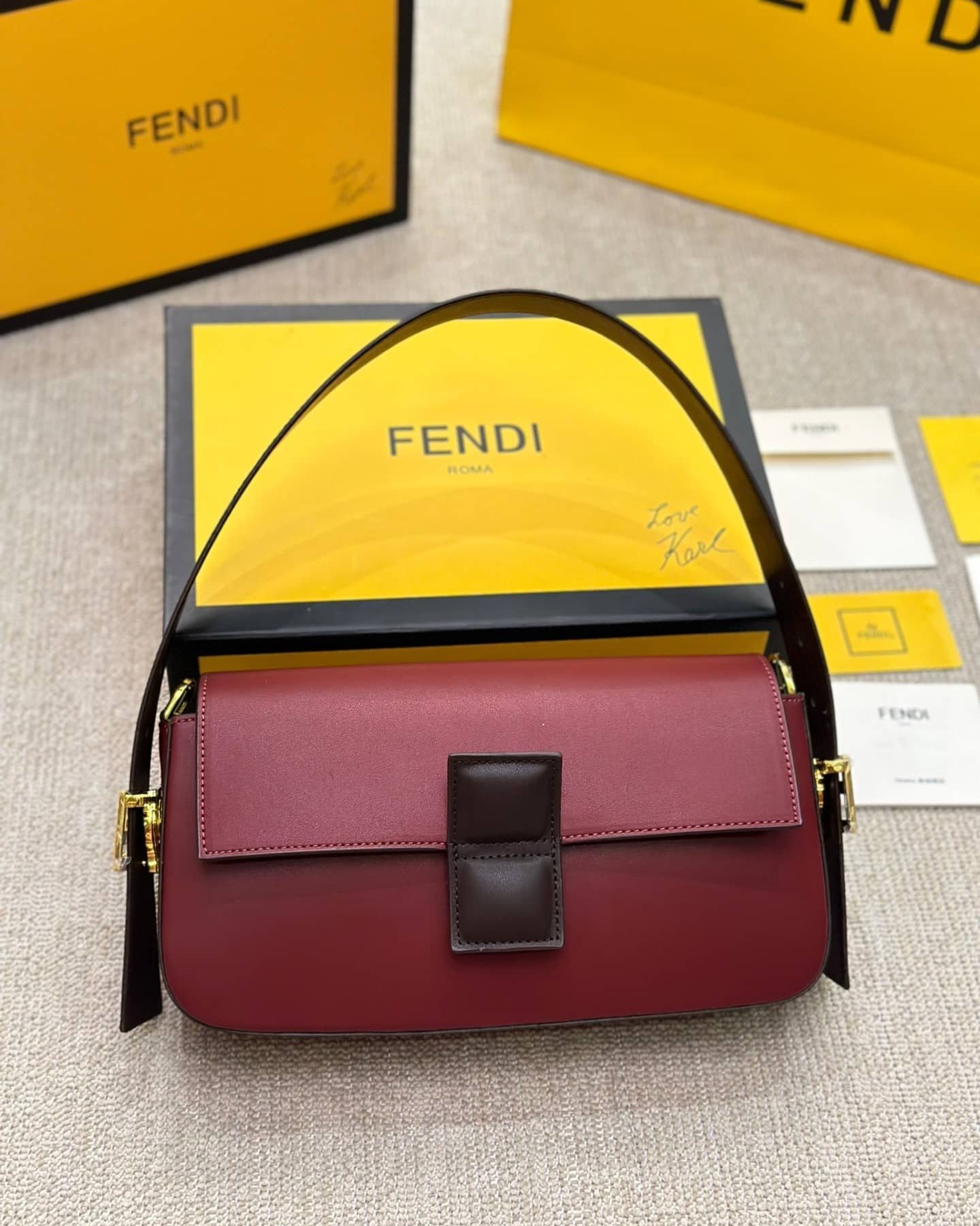 F**di Baguette Burgundy And Black Color Block Leather Bag 26Cm 8Br821Apkof1Nz9