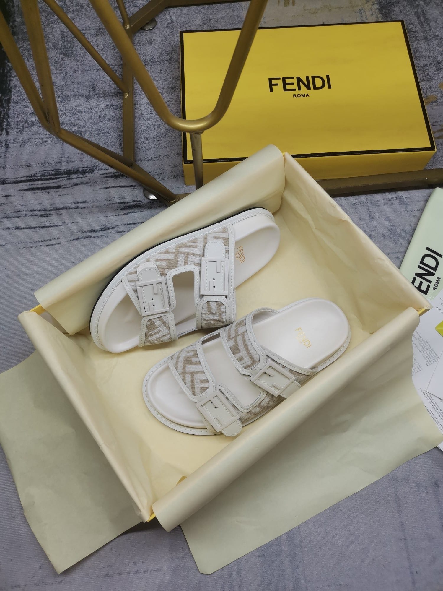 F**di Feel Dove Grey Ff Chenille Slides White