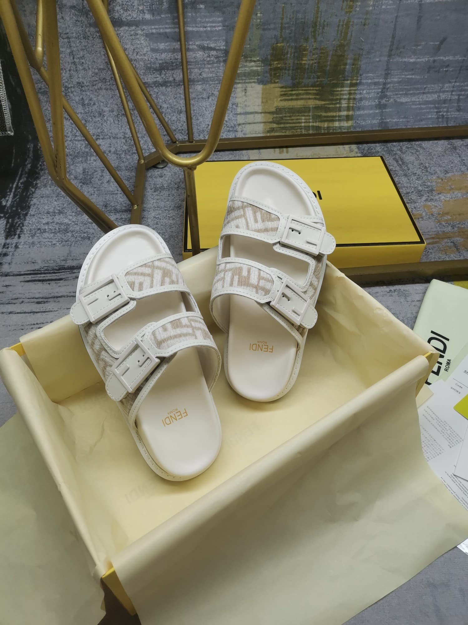 F**di Feel Dove Grey Ff Chenille Slides White