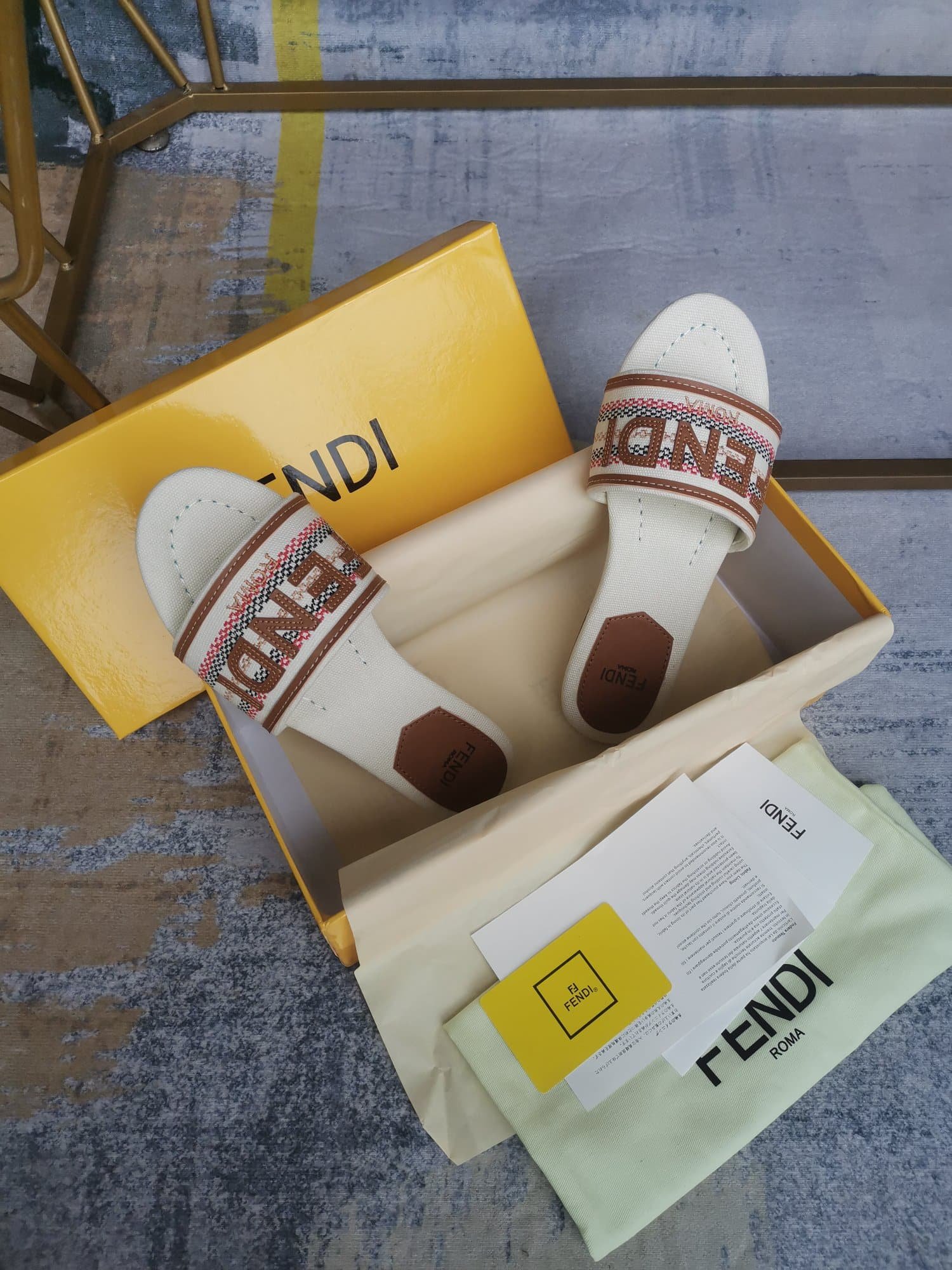 F**di Signature Beige Canvas Slides 8R8092Ao0Xf1Lru