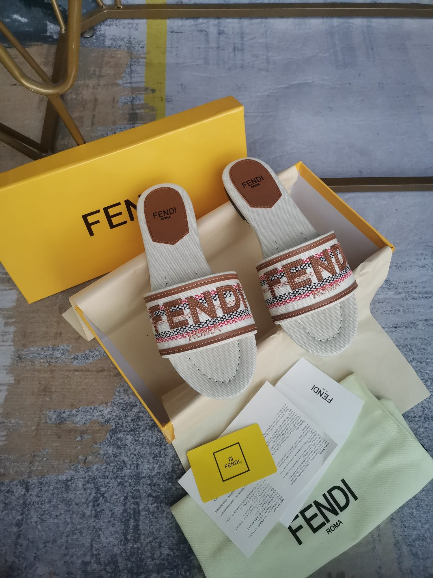 F**di Signature Beige Canvas Slides 8R8092Ao0Xf1Lru