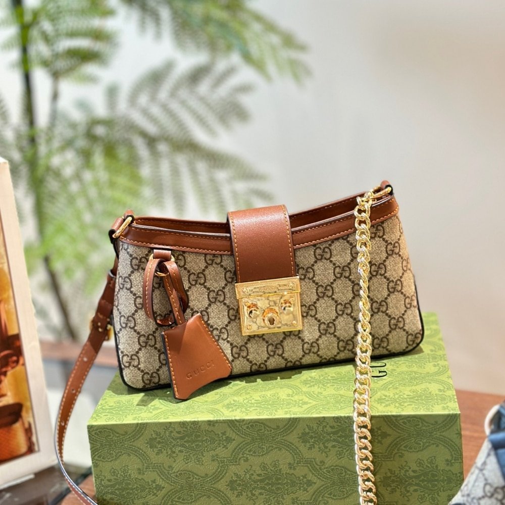 Gvc*1 Padlock Small Shoulder Bag Brown 25Cm 811705 Khnkg 8534