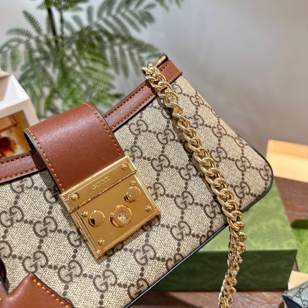 Gvc*1 Padlock Small Shoulder Bag Brown 25Cm 811705 Khnkg 8534