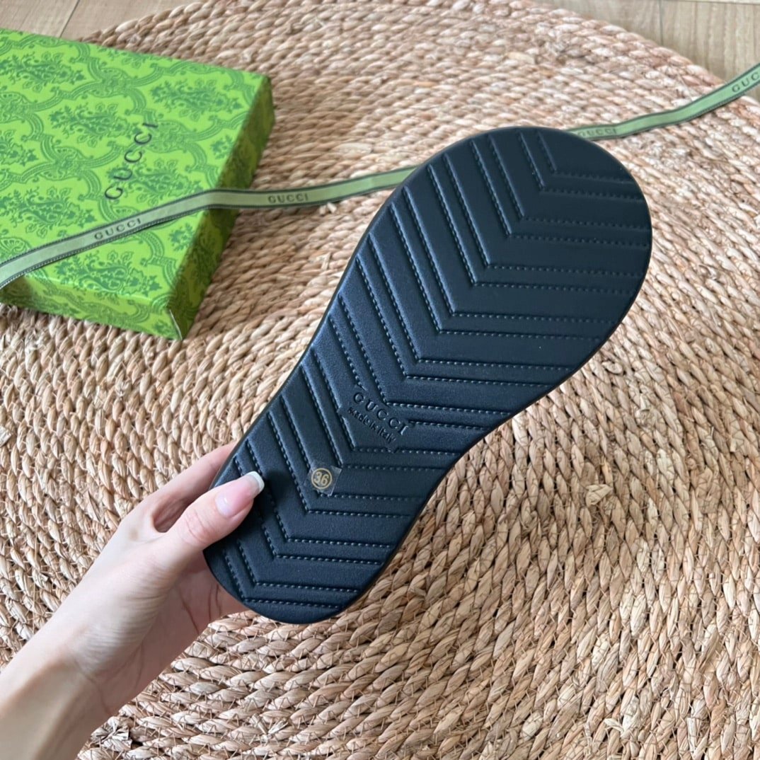 Gvc*1 Tarifa Rubber Platform Flip Flops Black