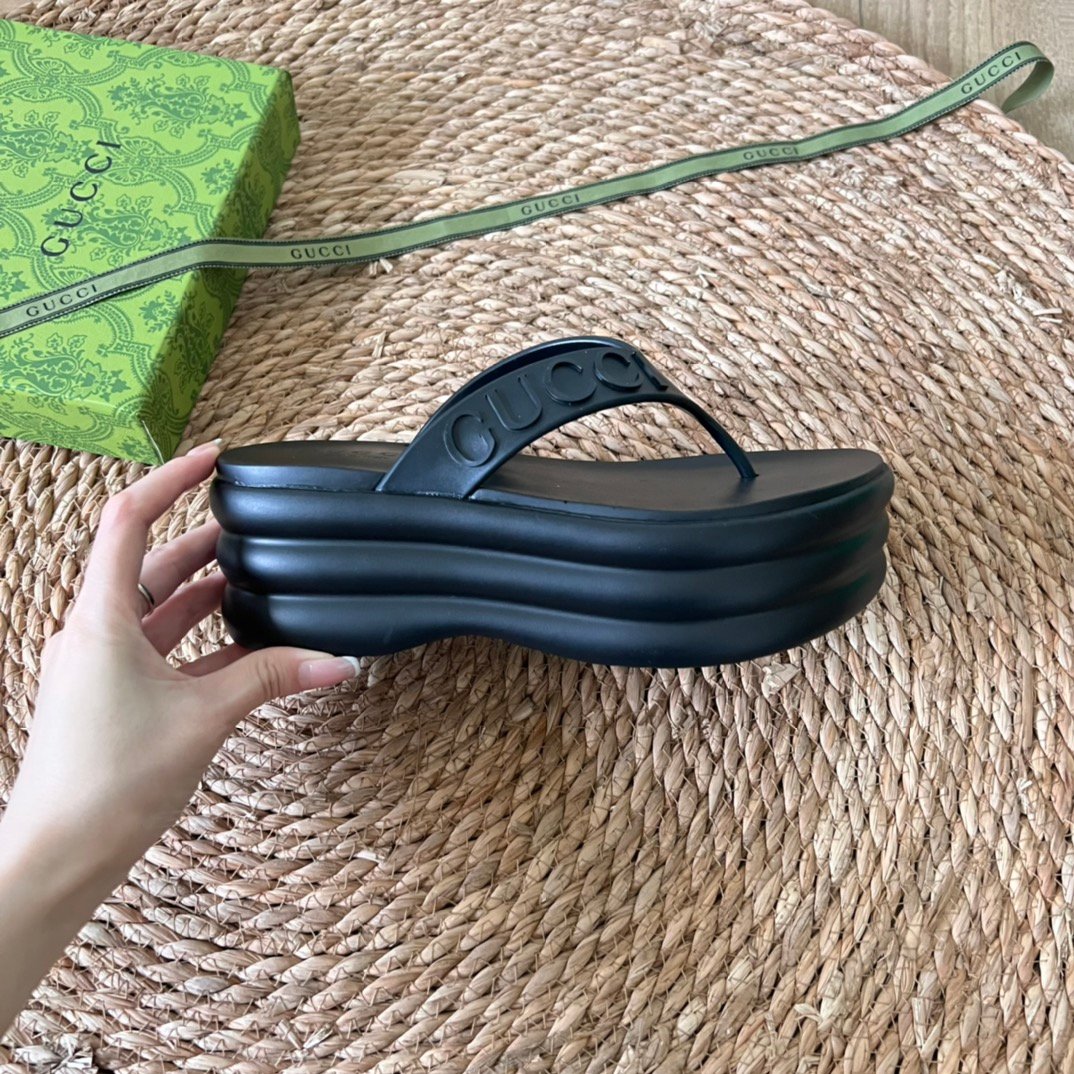 Gvc*1 Tarifa Rubber Platform Flip Flops Black