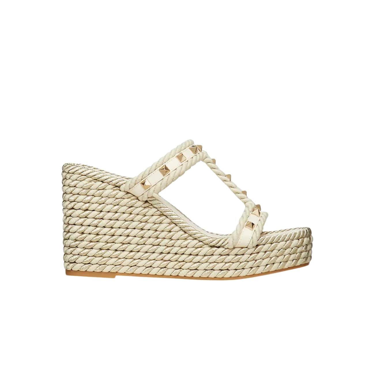 Va1e*ntin0 Rockstud Laminated Nappa Wedge Sandal Natural 4W2S0Gi5Dym Ybs