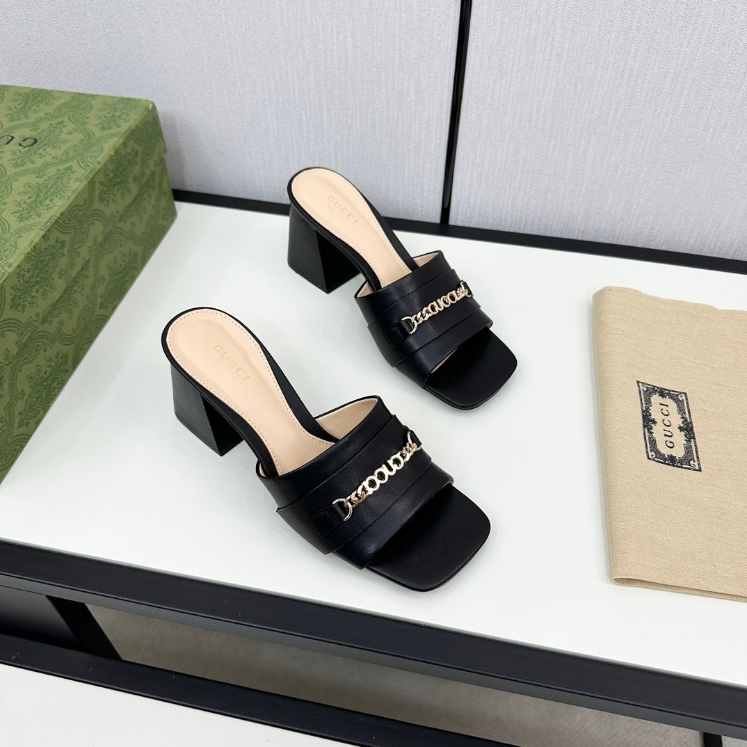Gvc*1 Signoria Slide Sandal In Black