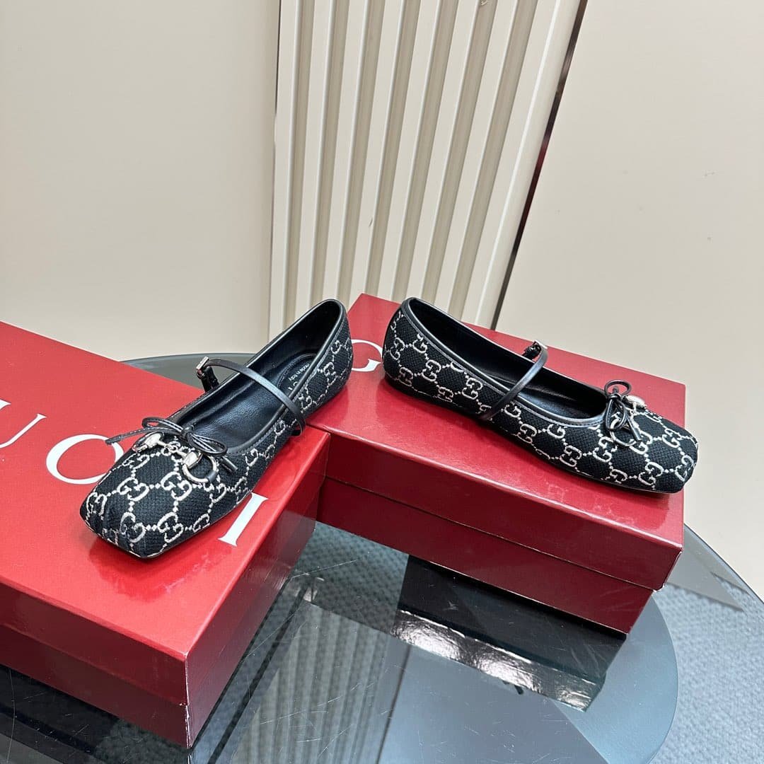 Gvc*1 Women’s Horsebit Ballet Flat Black
