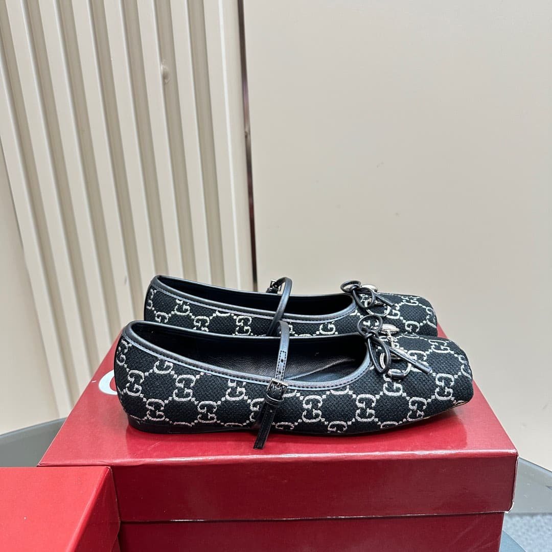 Gvc*1 Women’s Horsebit Ballet Flat Black