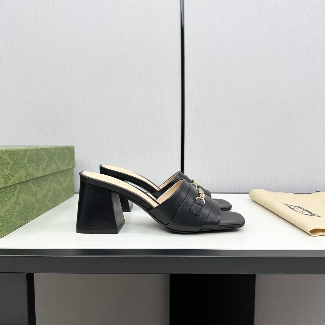 Gvc*1 Signoria Slide Sandal In Black