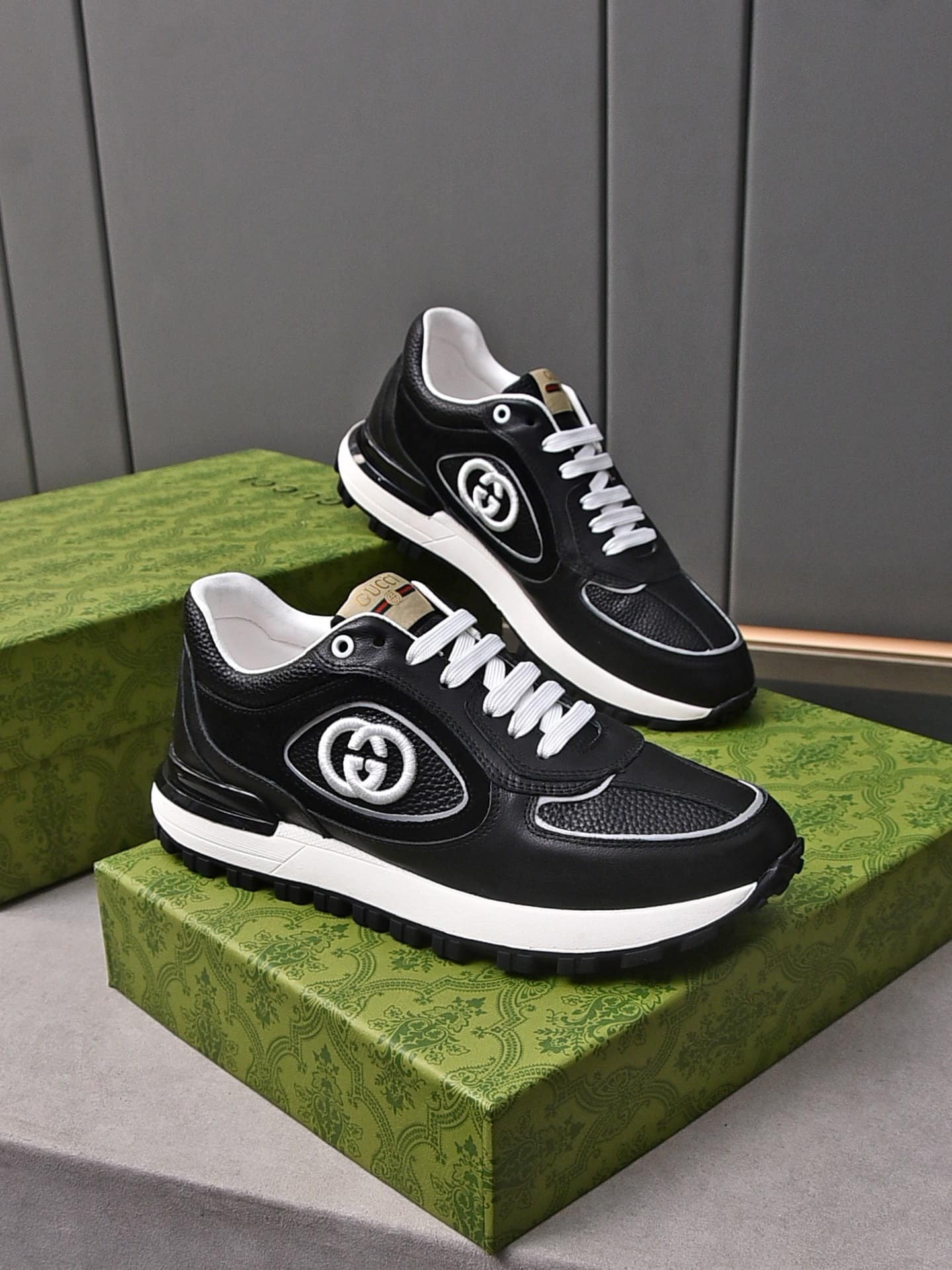 Gvc*1 Double G Men’S Run Sneaker Black