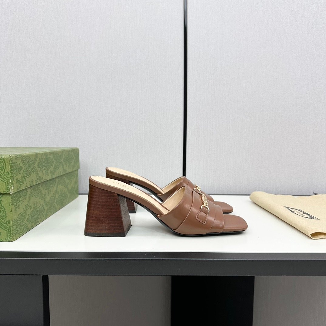 Gvc*1 Signoria Slide Sandal In Brown 786595 Aaboc 2176