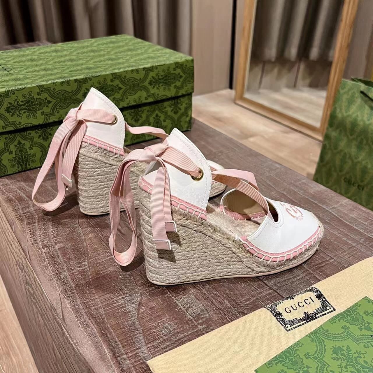 Gvc*1 Gg Canvas Wedge Espadrilles Pink
