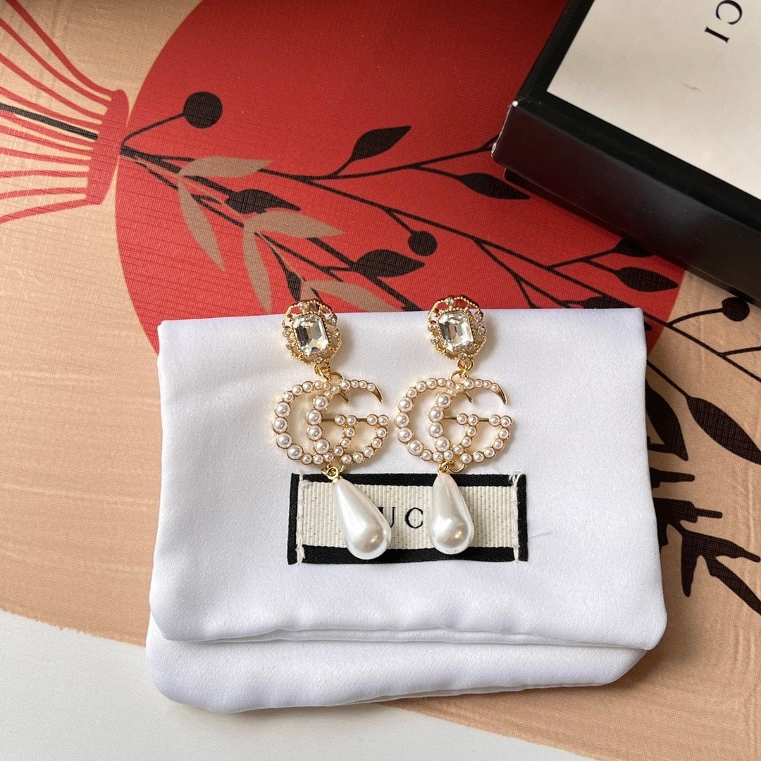 Gvc*1 Pearl Gg Drop Earings In Gold