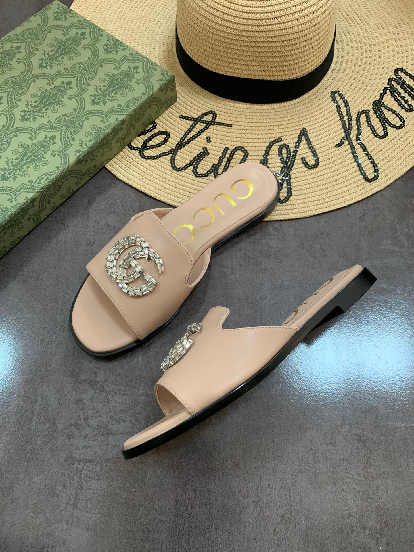 Gvc*1 Double G Slippers Leather Beaded In Beige