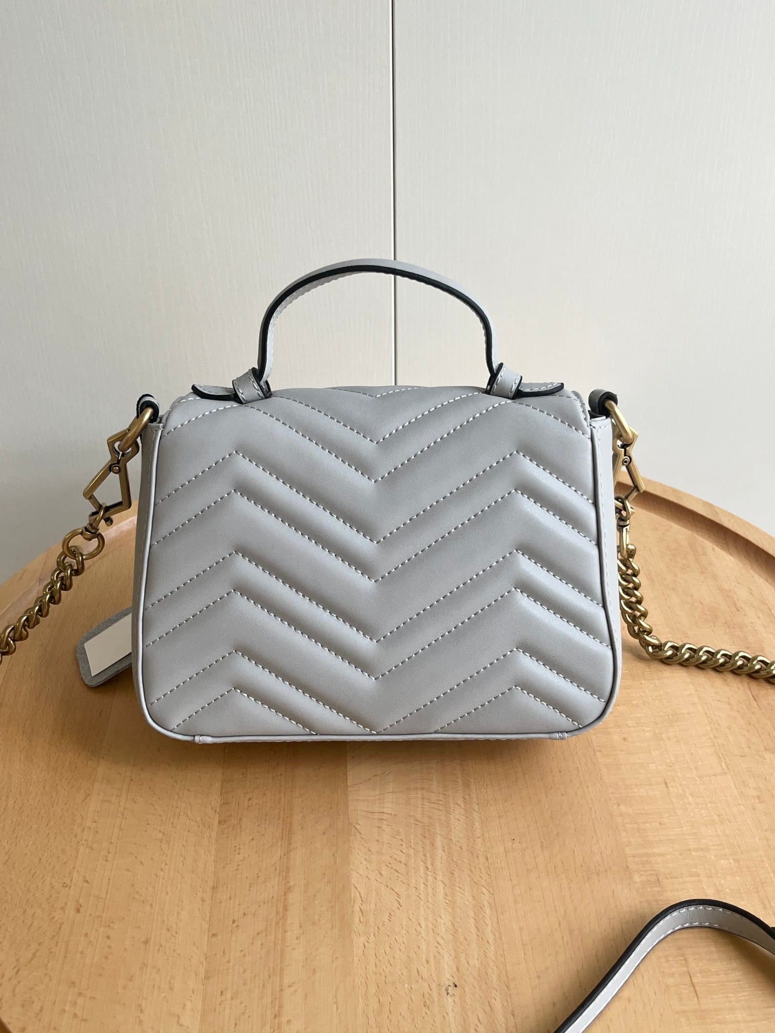 Gvc*1 Gg Marmont Matelassé Chevron Leather Mini Top Handle Bag Light Grey 21Cm 547260 Aabzc 1712