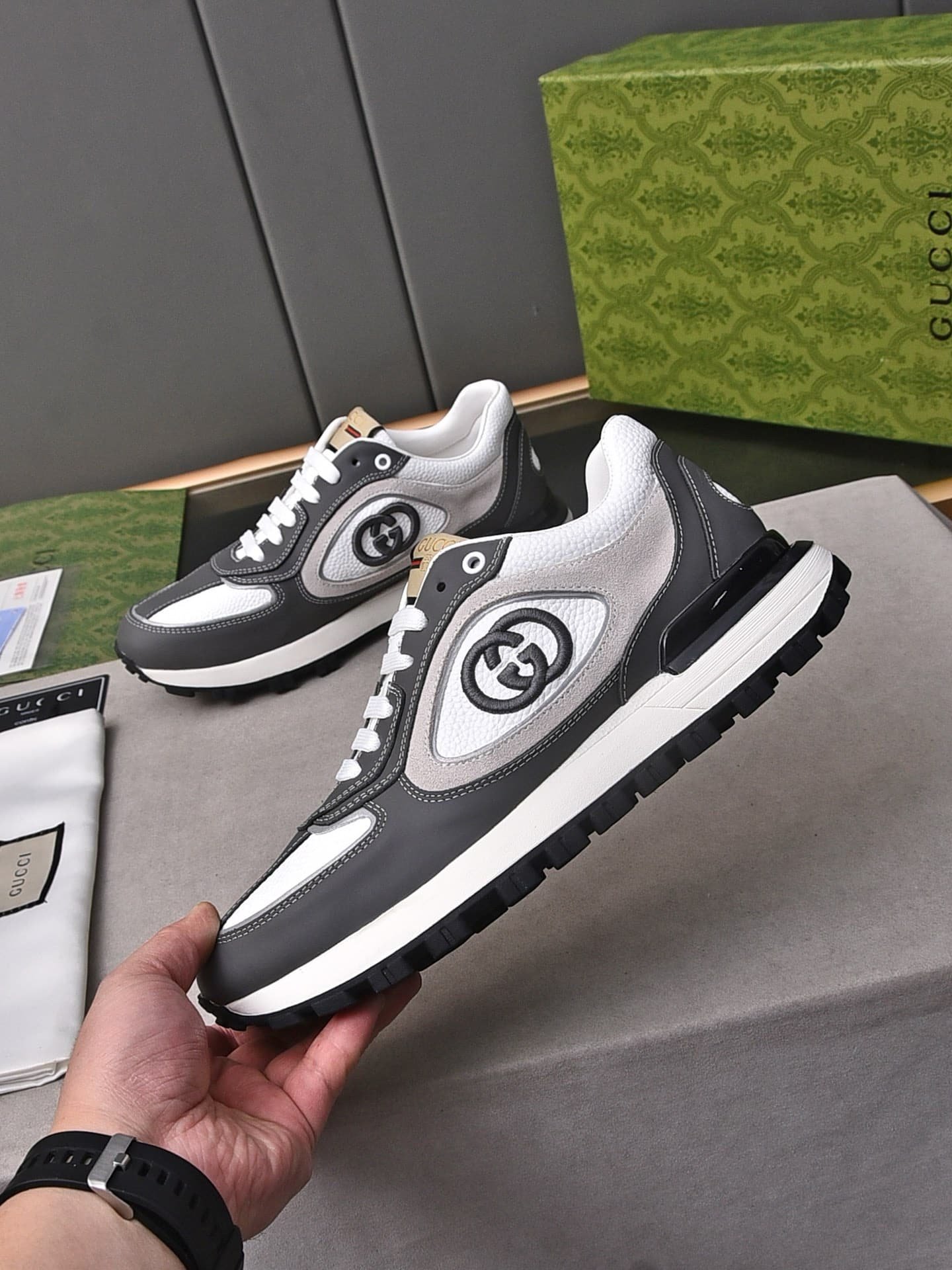 Gvc*1 Double G Men’S Run Sneaker Gray