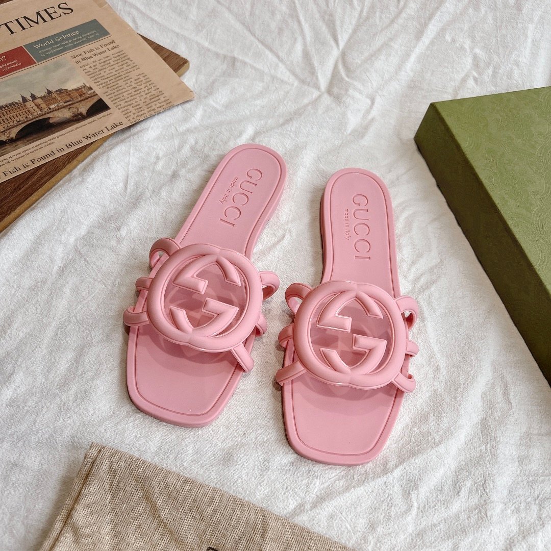 Gvc*1 Women’s Interlocking G Slide Sandal Pink 780307 J8700 5815