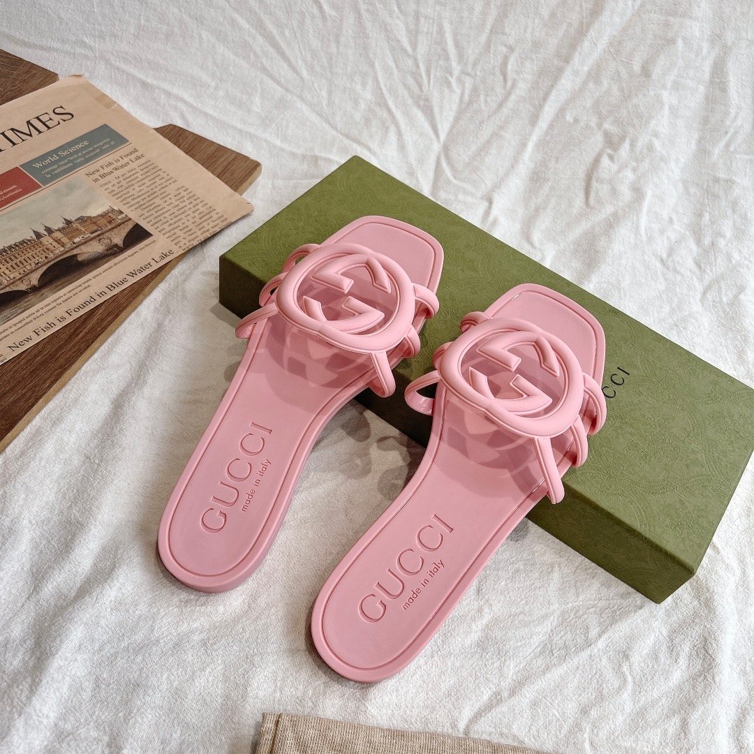 Gvc*1 Women’s Interlocking G Slide Sandal Pink 780307 J8700 5815