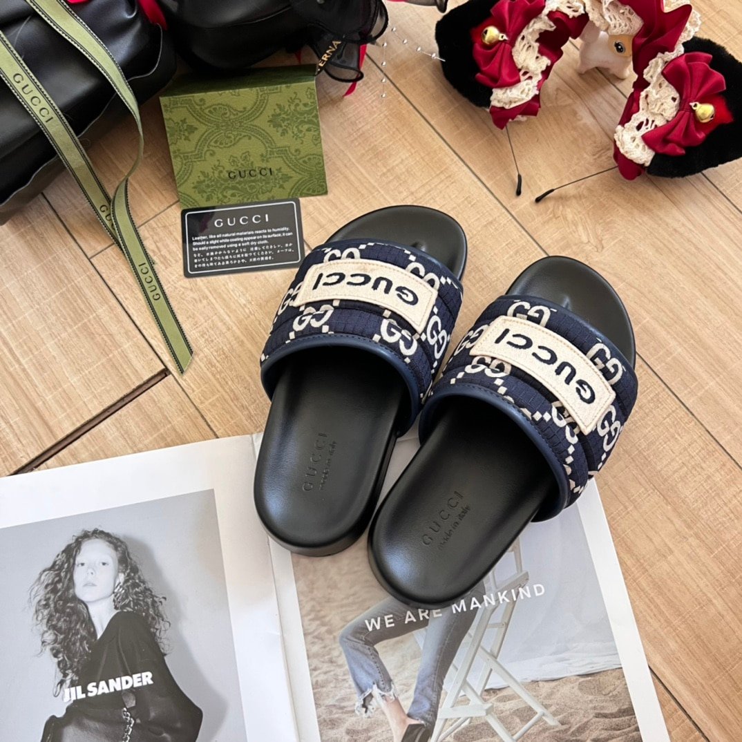 Gvc*1 Gg Horizontal Strap Sandals With Tag In Blue