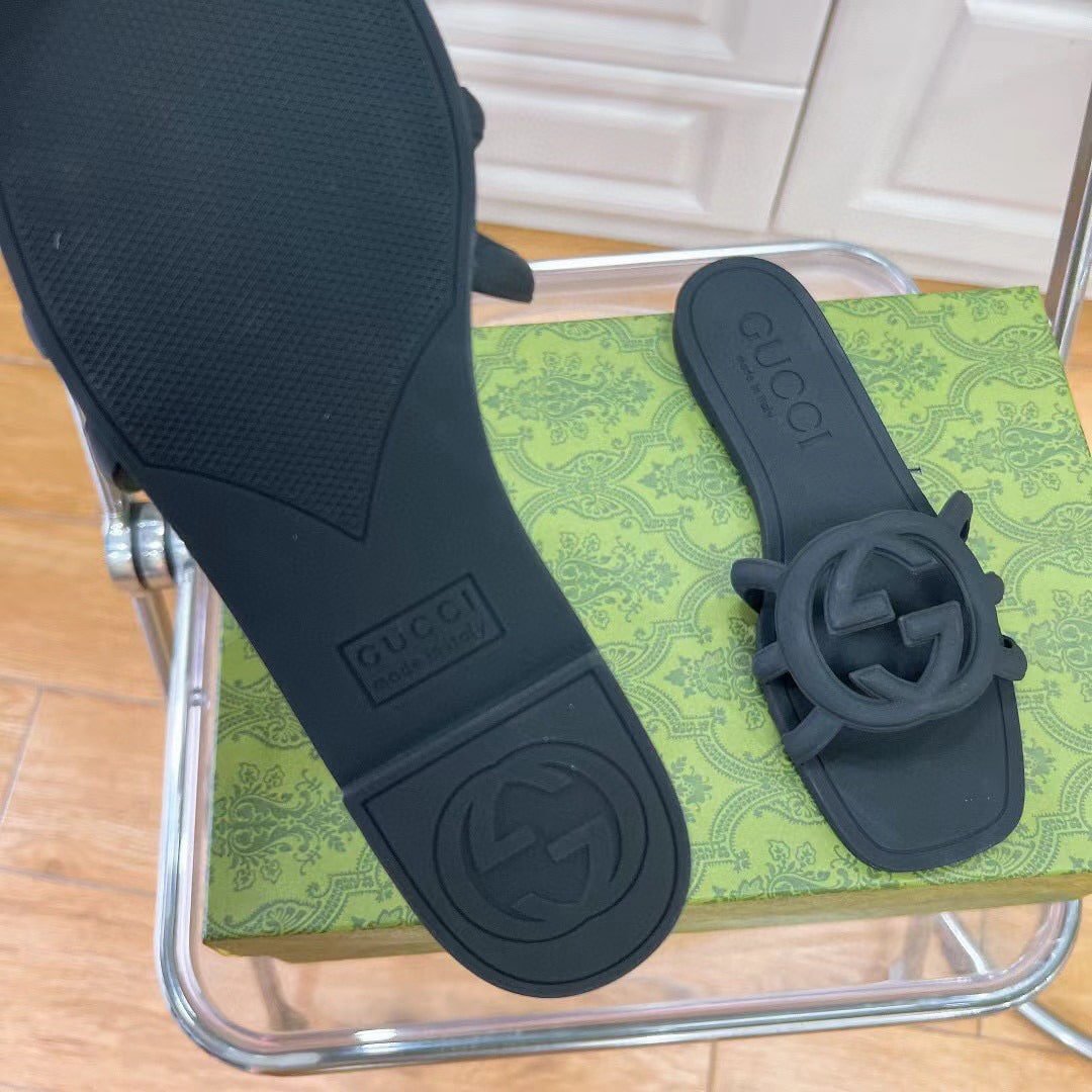 Gvc*1 Women’S Interlocking G Slide Sandal Black ‎780307 J8700 1000