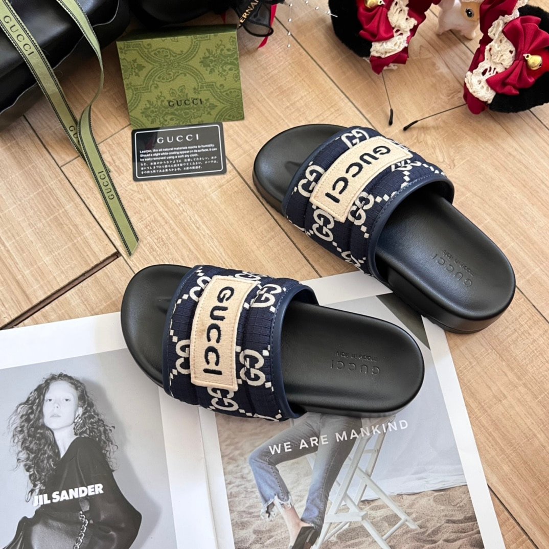 Gvc*1 Gg Horizontal Strap Sandals With Tag In Blue