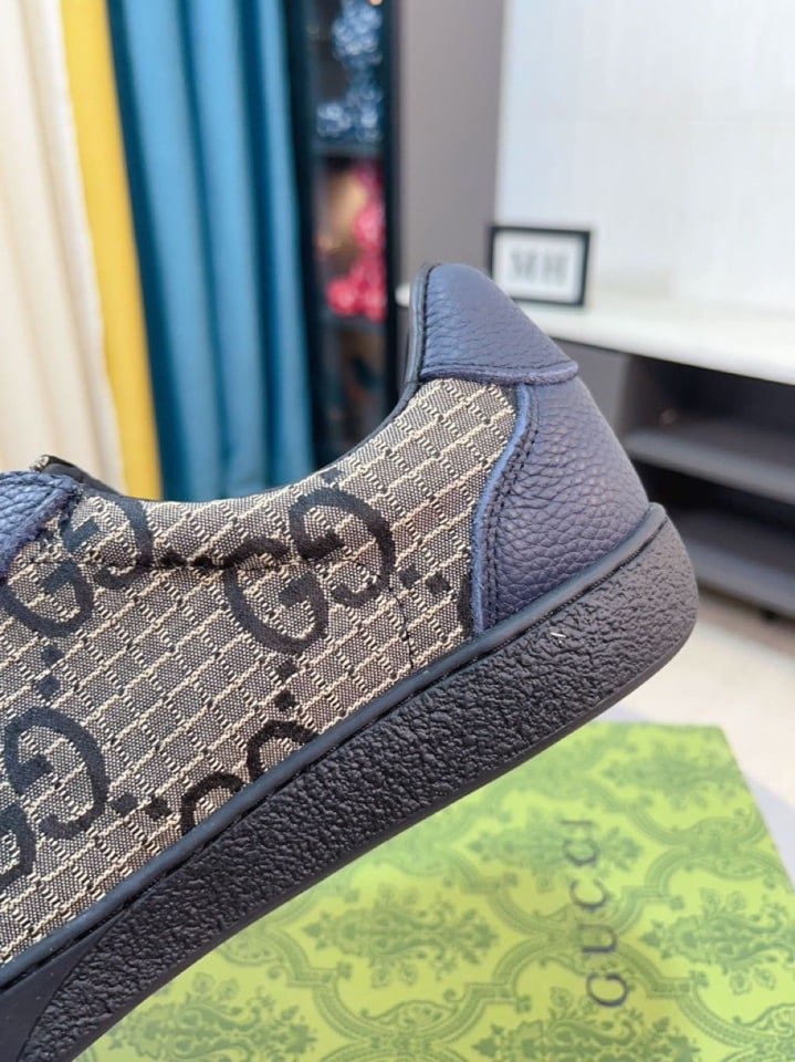 Gvc*1 Gg Canvas And Leather Low Top Sneaker Blue