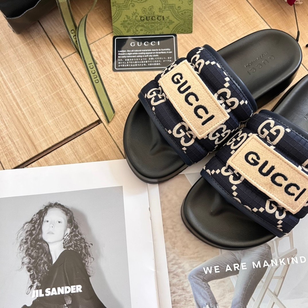 Gvc*1 Gg Horizontal Strap Sandals With Tag In Blue