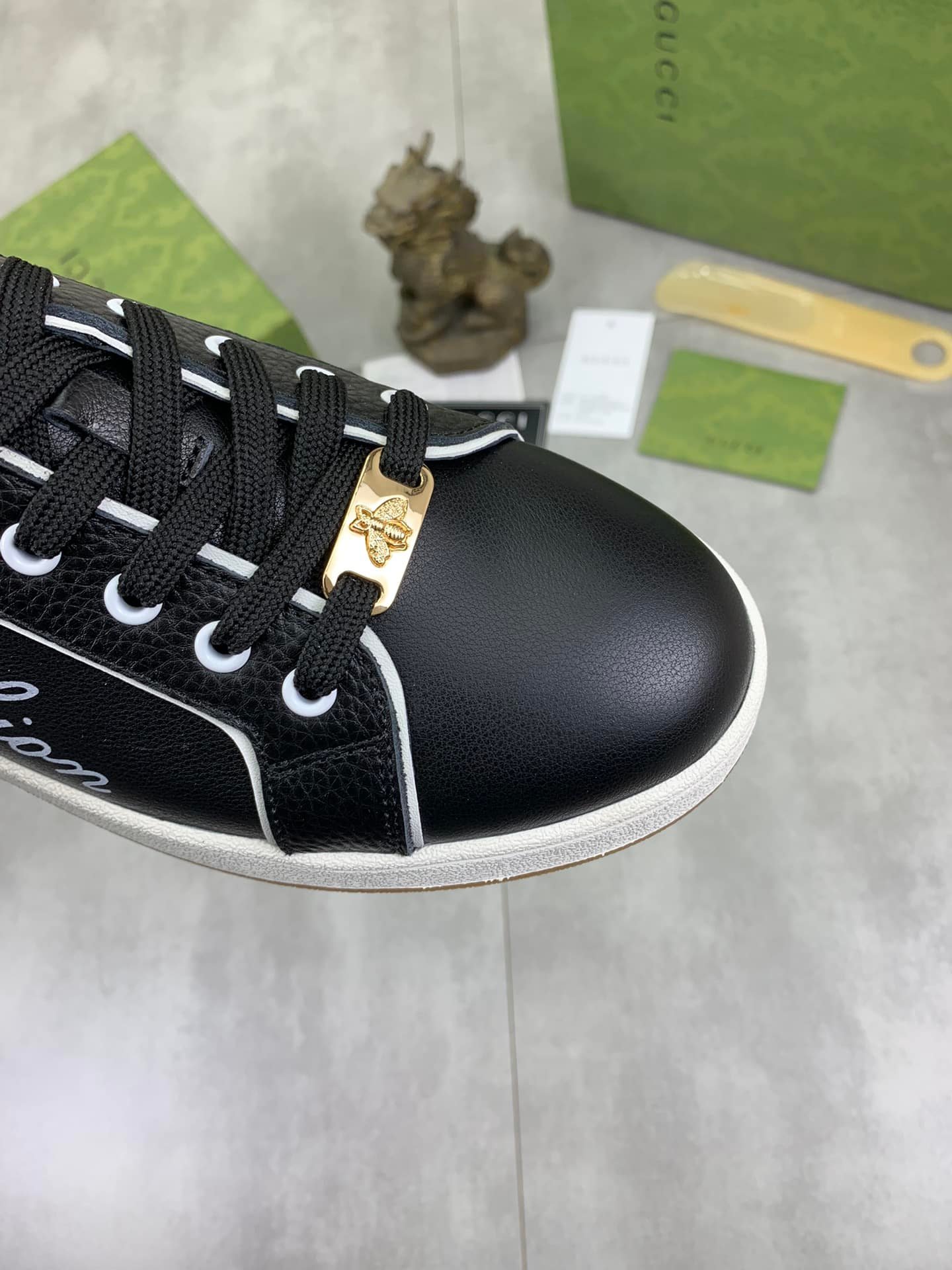 Gvc*1 Classic Fashion Sneaker With Edge Black