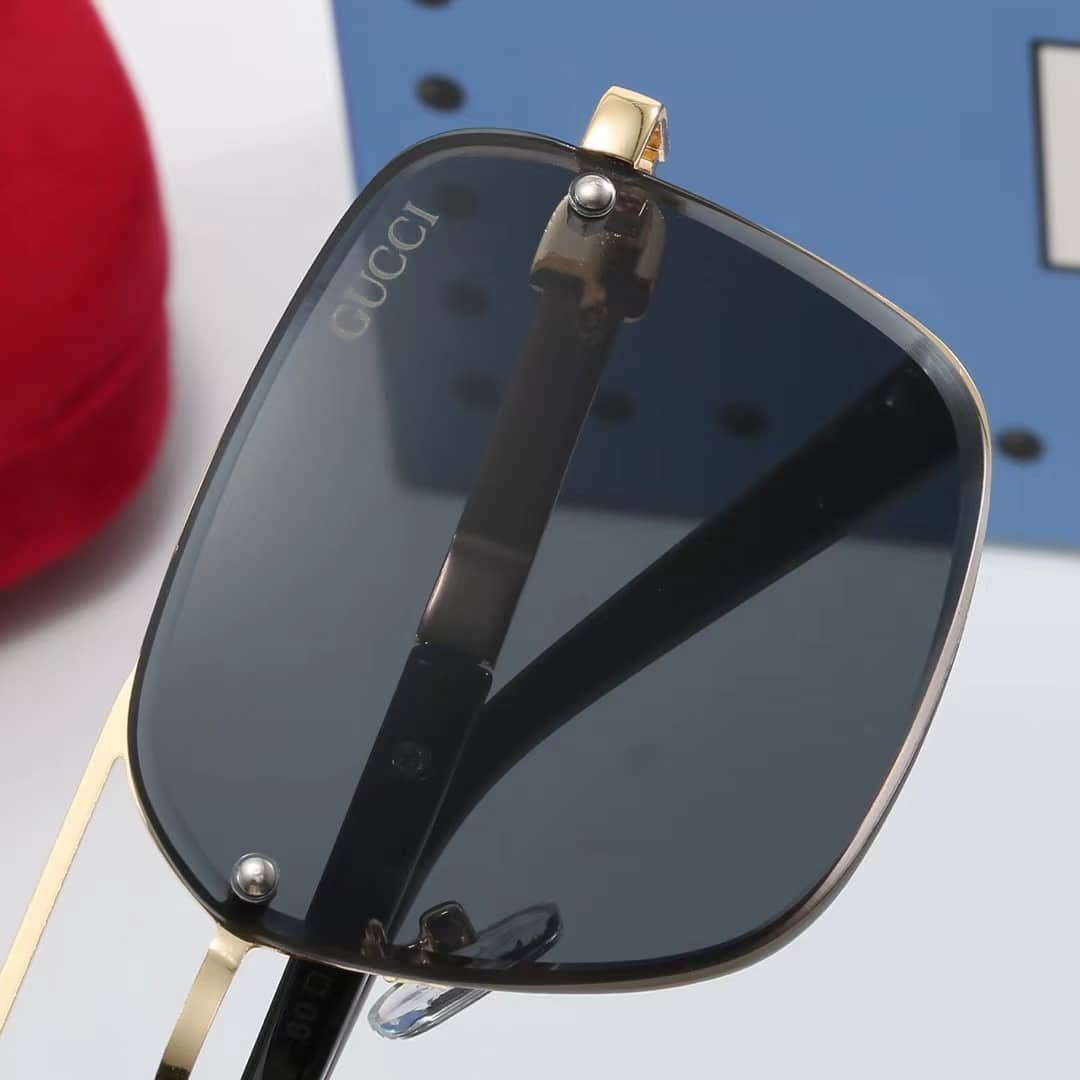 Gvc*1 Square Gradient Vintage Gold Metal Sunglasses Black
