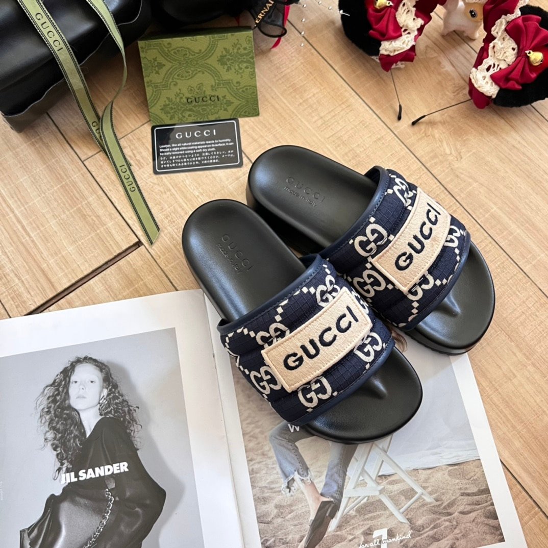Gvc*1 Gg Horizontal Strap Sandals With Tag In Blue