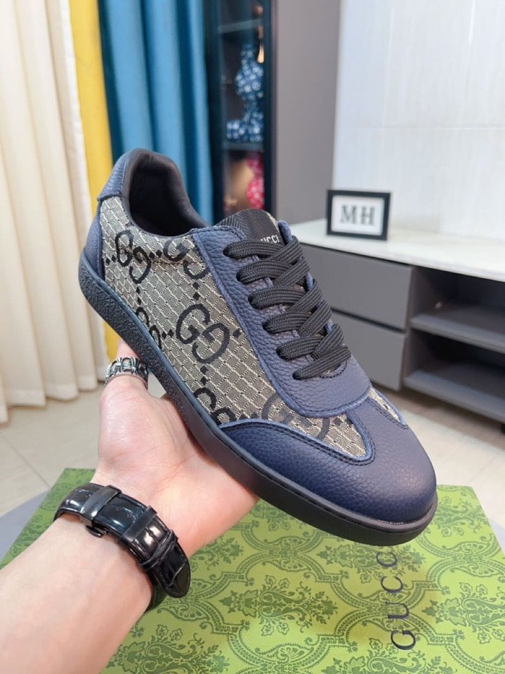 Gvc*1 Gg Canvas And Leather Low Top Sneaker Blue
