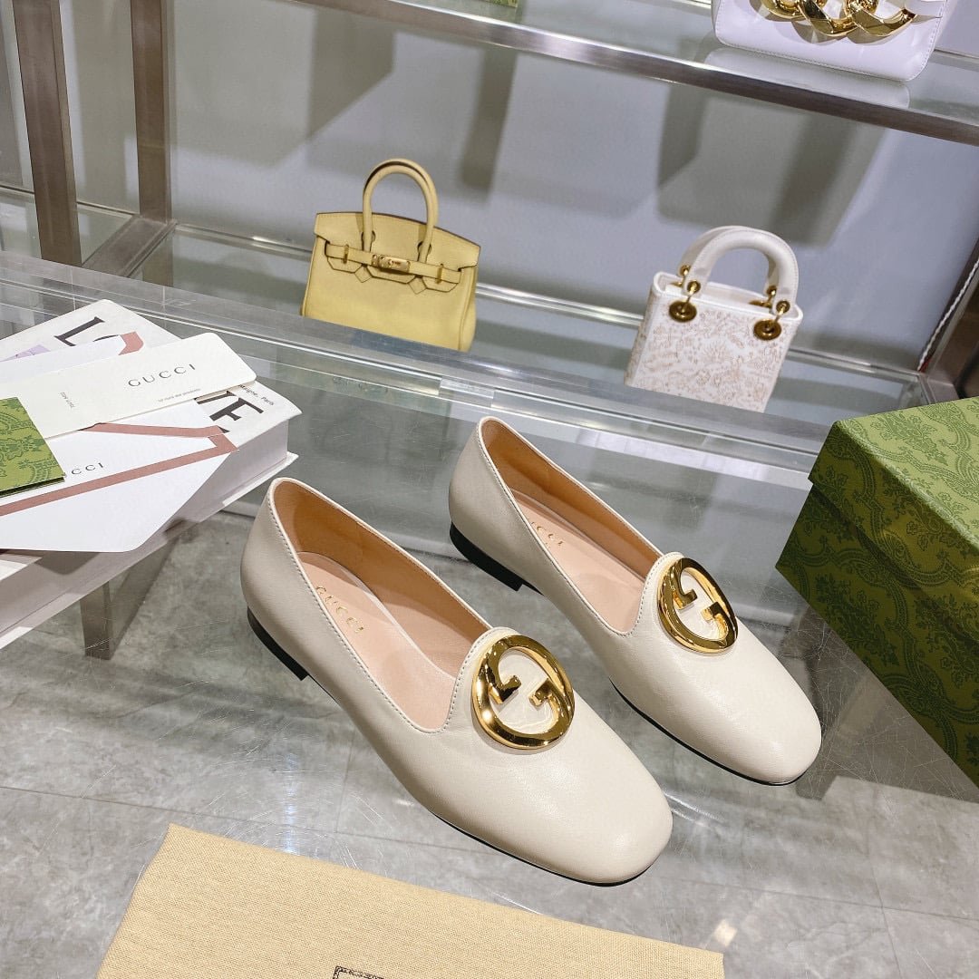 Gvc*1 Logo Plaque Loafers White 723395 C9D00 9022