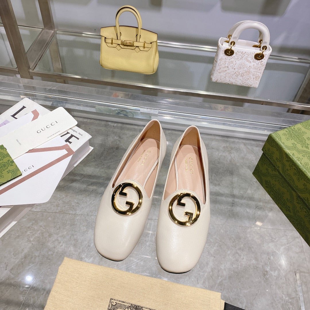 Gvc*1 Logo Plaque Loafers White 723395 C9D00 9022