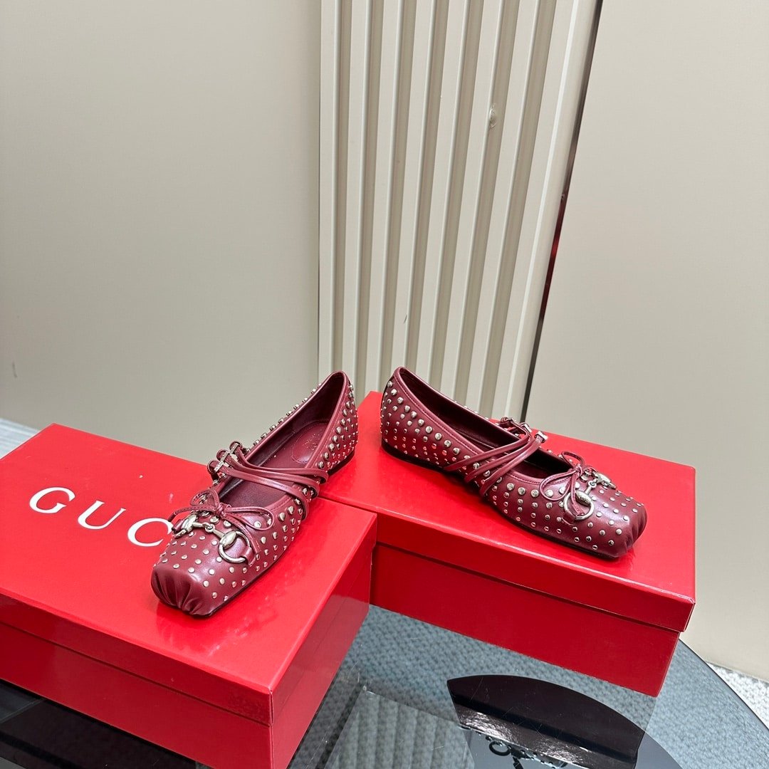 Gvc*1 Women’s Horsebit Ballet Flat Allover Studs Red 821218 Aaeev 6249
